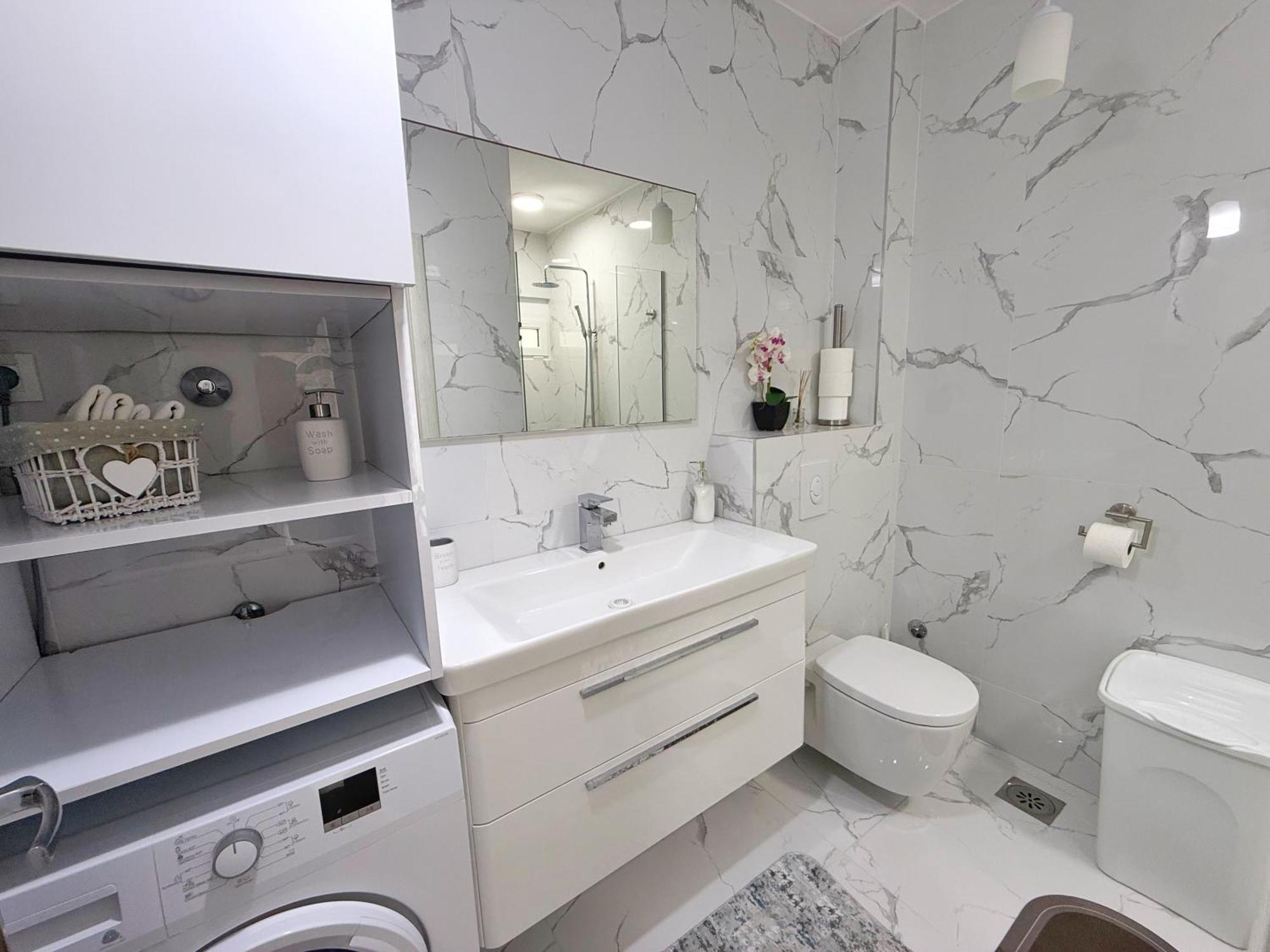 Apartmani Avanti Becici Zewnętrze zdjęcie